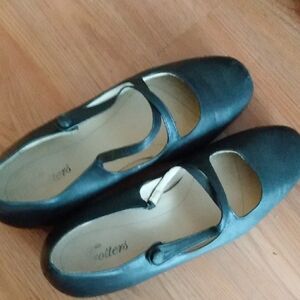 Trotters NAVY Mary Jane Flats